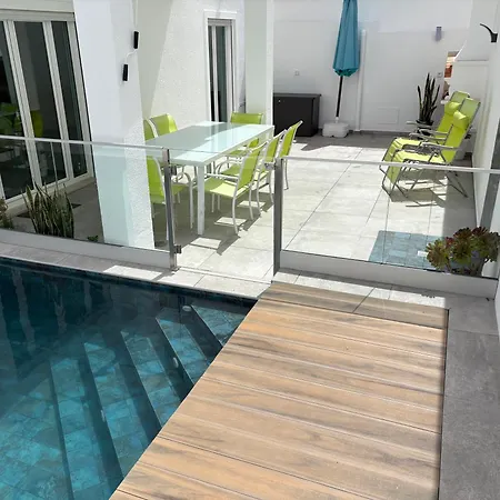 بيت للعطل Os Dias Felizes *