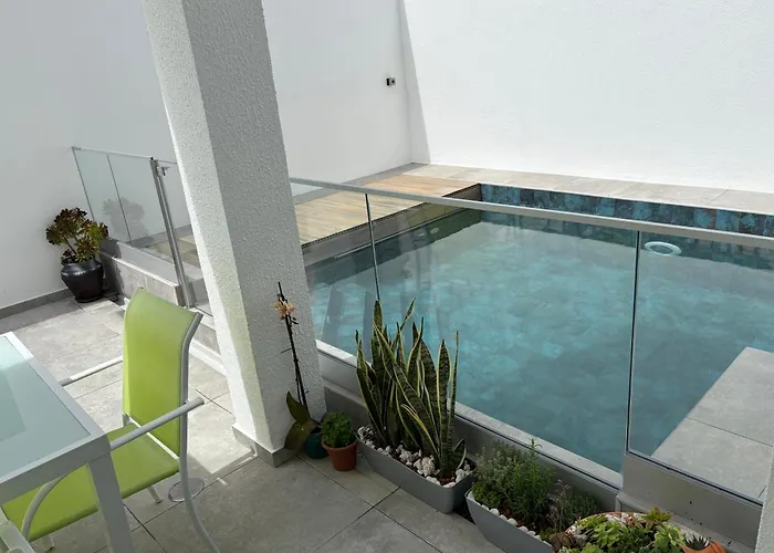 펜션 Os Dias Felizes 타비라